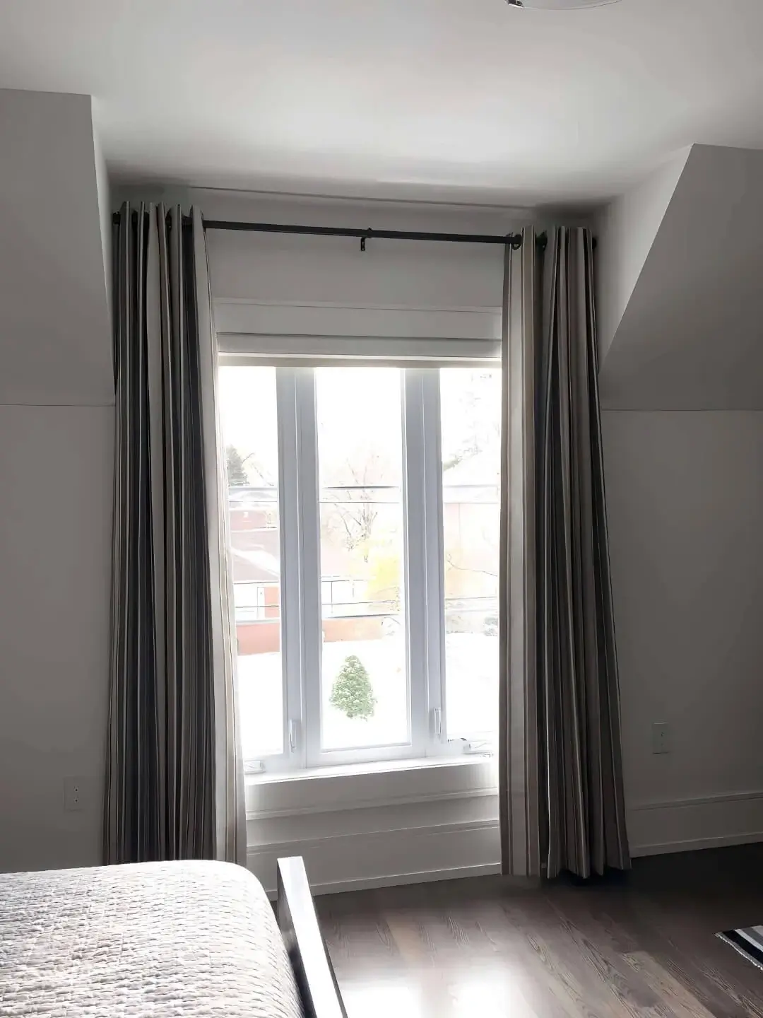 wall mounted curtain rod